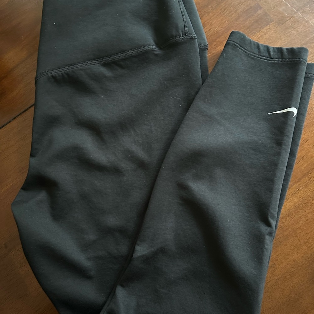 Nike Black Therma fit leggings